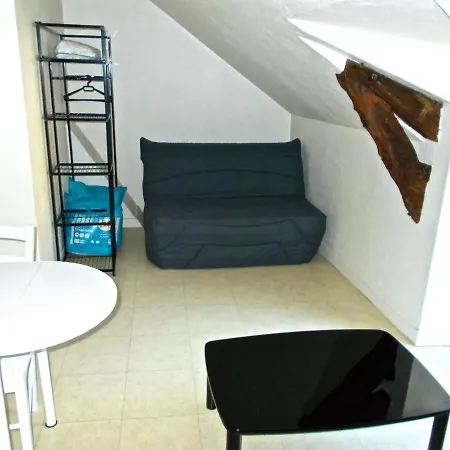 Cancale, Studio Cote Jardin Apartment